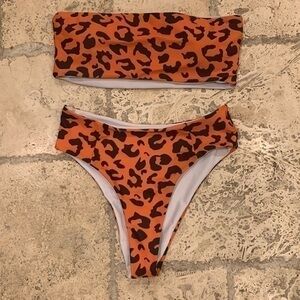 Strapless swim suit